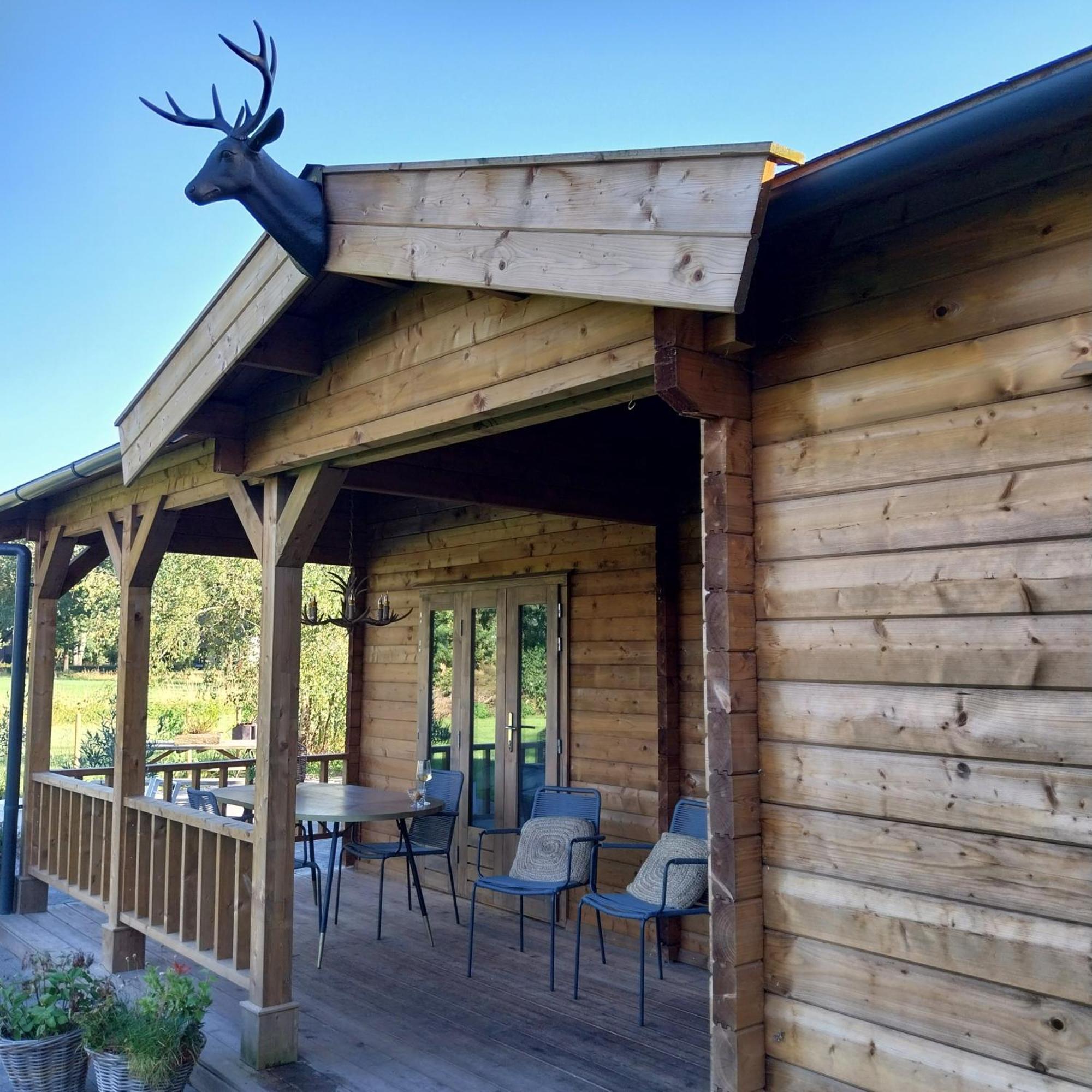 Old Deer Lodge By Neeltje Soet Mierlo Exterior photo